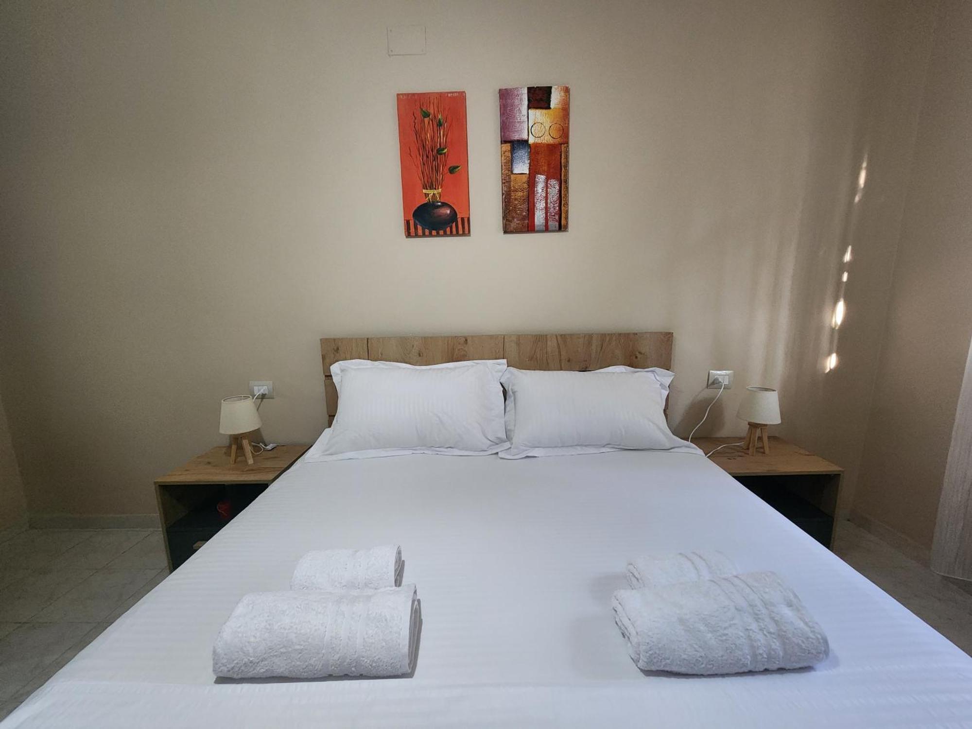 Eden Guesthouse ドゥラス エクステリア 写真