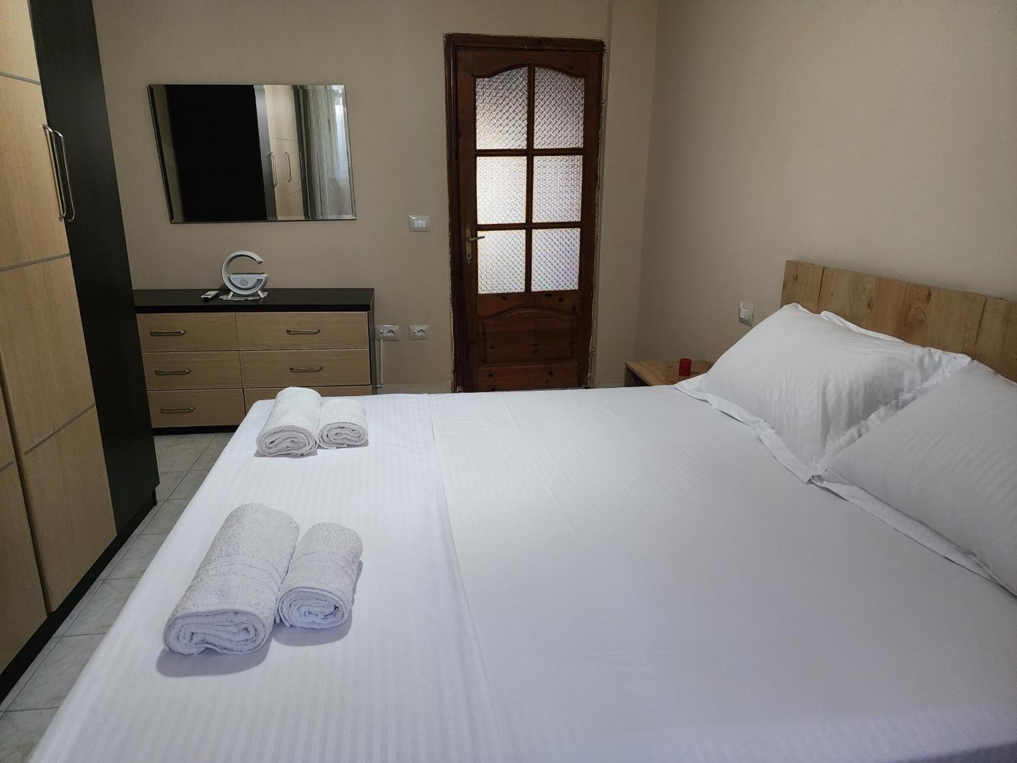 Eden Guesthouse ドゥラス エクステリア 写真